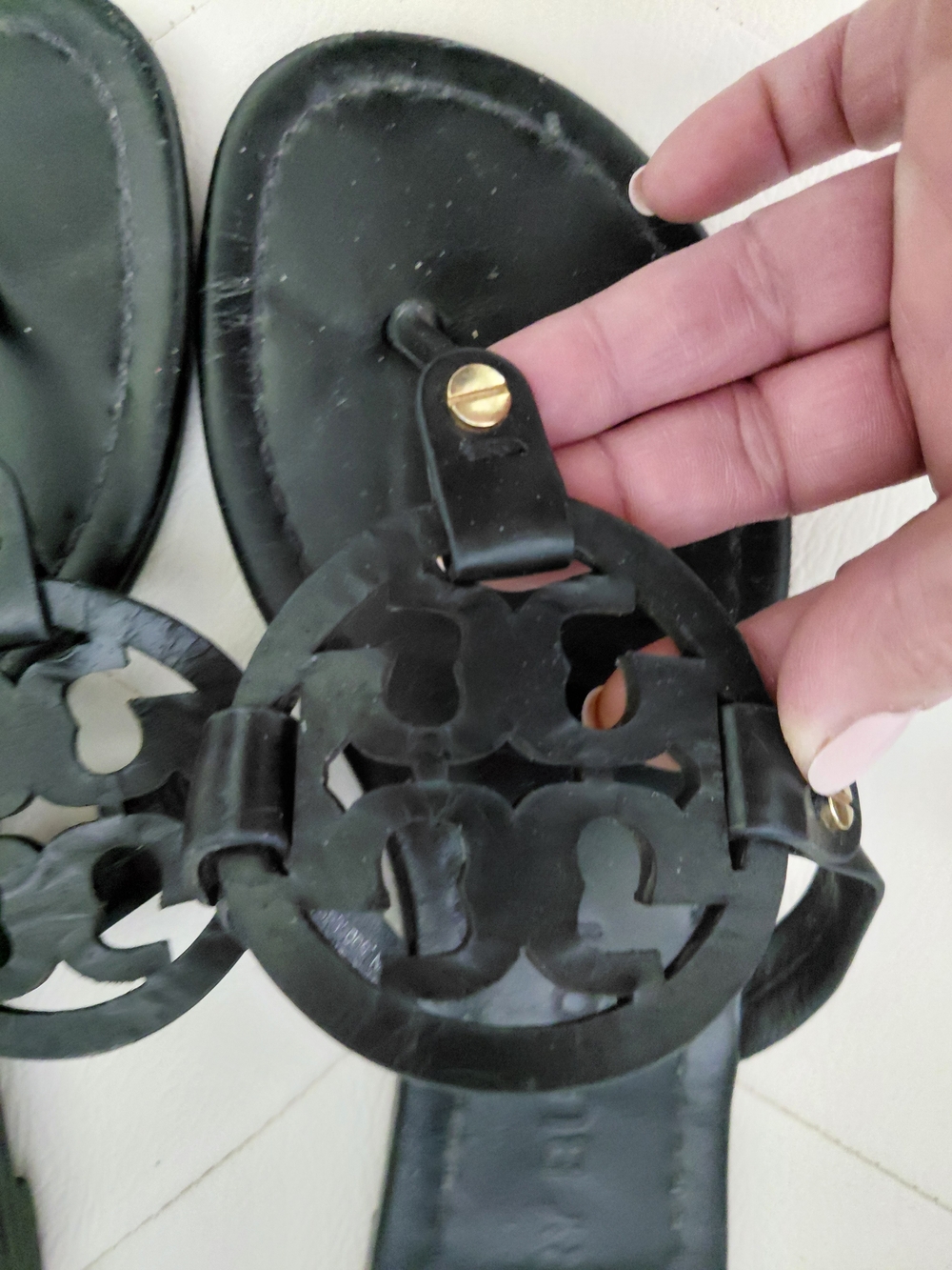 Tory Burch Black Miller Logo Thong Sandals - Picture 2 of 3